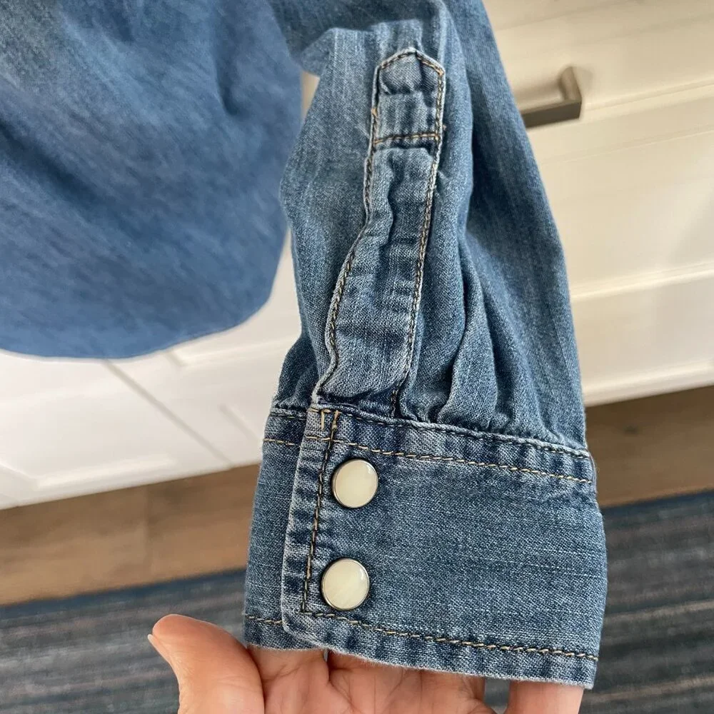 GAP Denim LS Western Cowgirl Denim Shirt Pearl Snap Close Med Wash Indigo Blue S - Picture 7 of 12
